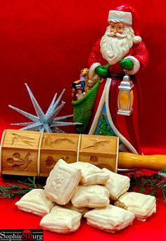 PHOTO CAPTION: Springerle patterned rolling pin ca.1950; Springerle cookies.