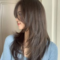 Hair Styles Medium Length Updo Casual, Korean Hair Layers Long, Aesthetic Layers Haircut, Long Layered Hair Korean Straight, Long Hair Layers Asian, Long Hair Layers Unstyled, Layers For Long Hair Asian, Korean Long Layered Haircut With Bangs, Long Asian Haircut Straight