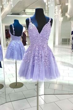 New Lavender v neck tulle lace short prom dresses Back Open Mini cocktail dress on Storenvy Glittery Homecoming Dresses, Damas Outfits Quinceanera Purple, Purple Dama Dresses, Purple Quinceanera Ideas, Purple Prom Dress Short, Sequin Outfits, Hoco Inspo, Prom Dress Lace, Homecoming Outfit