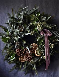 Come join us for an afternoon of creativity and celebration. Working with live and natural dried materials, we'll celebrate the gentle shift of nature and embrace our local abundance of greens and citrus. I'll show you how to create a beautiful handmade wreath to enjoy all Winter long. Dec 7th 3:00-5:00 pm All Materials, Supplies and Linen Apron Included No experience needed, just come and enjoy! This event is non-refundable but is transferable. Martha Stewart Wreath, Dark Christmas Wreath, Moody Christmas Wreath, Foraged Wreath, Natural Christmas Wreaths, Christmas Wreath Diy, Jenni Kayne