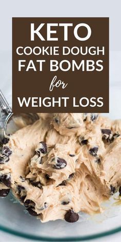 Keto chocolate chip cookie dough fat bombs. Made with cream cheese and swerve. These are the perfect keto sweet treat. Keto Chocolate Chip Cookie Dough, Keto Chocolate Chip Cookie, Keto Cookie Dough, Keto Chocolate Chip Cookies, Keto Chocolate Chips, Keto Brownies, Keto Dessert Easy, Keto Chocolate