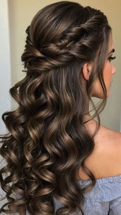 Straight Hair Looks For Prom, Glam Hairstyles For Medium Hair, Big Curls Hairstyles, Glam Hairstyle, Rambut Brunette, Formal Hairstyles For Long Hair, Quince Hairstyles, Prom Hairstyles For Long Hair, Long Wavy Hair