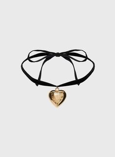 Meeks Necklace Black / Gold Coachella Accessories, Velvet Style, Chain Heart, Festival Accessories, Heart Pendant Gold, Velvet Fashion, Necklace Black, Pendant Gold, Floral Dress Black