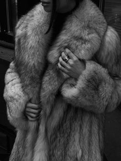 marcella vitiello | by sin i rise Fur Coat Aesthetic, Stile Blair Waldorf, Mob Wives, Old Money Aesthetic, Looks Chic