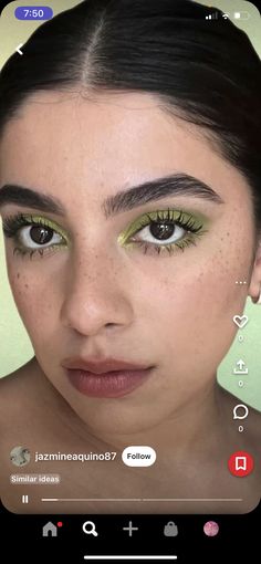 Princess And The Frog Chambelanes, Chambelanes Shoes, The Princess And The Frog Nails, Princess And The Frog Nails Short, Shrek Inspired Makeup, Princess And The Frog Makeup, Princess Tiana Makeup, Damas Makeup, Quinceañeras Dress