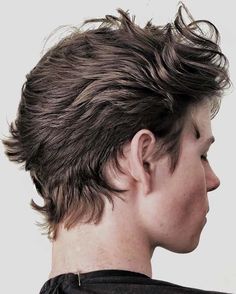 Doodle Guide, Back Haircut, Curly Hair Texture, Surfer Hairstyles, Hair Types Men, Mathias Lauridsen, Wavy And Curly Hair, Swept Back Hair, Really Curly Hair