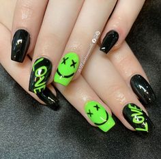 Love the neon green / black combo. #101customnails #nails #blackandgreen #neonnails #nailsofinstagram Neon Acrylic Nails, Neon Green Nails, Green Acrylic Nails, Green Nail Art, Black Acrylic Nails, Punk Nails, Grunge Nails, Green Nail, Black Nail