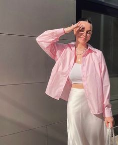 Celana Jins Wanita, Pink White Outfit, Shirt Spring Outfit, Neutral Spring Outfit, Pink Shirt Outfit, Top Spring Outfits, 2024 Outfits, Shirt Outfits