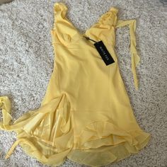 Size: Xs Brand New Flirty Yellow V-neck Mini Dress, Dark Yellow Dress, Yellow Dress Accessories, Semi Dresses, Dresses Yellow, Fox Dress, Tropical Outfit, Yellow Dresses, Yellow Mini Dress