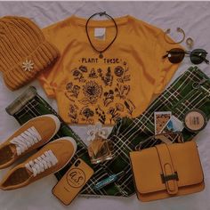 Hufflepuff Outfit, Oc Fashion, Yellow Outfits, Yellow Clothing, Feminine Outfits, Mode Hippie, Fall Fashions, Neue Outfits, Mode Casual