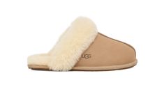 Uggs Slippers, Slipper For Women, Ugg Scuffette, Almost Friday, Uggs Outfit, Sales People, Ugg Slippers, Color Sand, Woven Labels