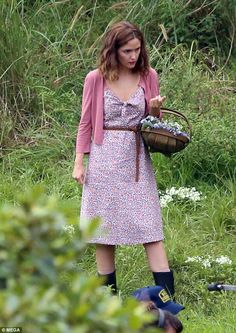 English Country Style Summer, English Rose Style Fashion, English Rose Style, Summer English Country Outfits, British Country Style Women Summer, English Countryside Outfit Summer, English Country Outfits Women Summer, English Country Summer Outfits, English Summer Outfits