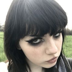 #goth#alt#alternative#grunge#emo#2000s#makeup#y2k#gothic White Foundation Goth, Alt Smokey Eye, Messy Makeup Grunge, Light Goth Makeup, Ghost Girl, Cool Makeup Looks, Emo Makeup