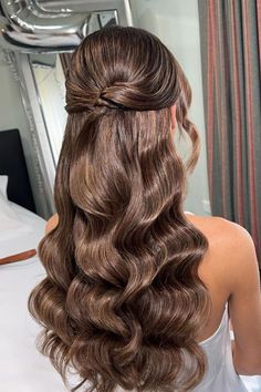 Wavy Half Updo Hairstyles, Wavy Short Hair Wedding, Half Updo Wedding Hairstyles, Half Up Half Down Wedding Hair Elegant, Half Up Half Down Wedding Hair Brown Long, Long Curled Hair Half Up Half Down, Brown Wedding Hair Updo, Event Hairstyles Long Down, Wedding Hair Wavy Half Up Half Down