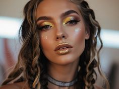 Festival Makeup Ideas #festivalmakeup #makeup #makeupgoals #makeupoftheday #makeuplover #makeupaddict #festivalstyle Shiny Things