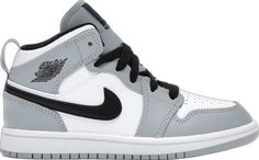 Cute Jordans, Trendy Shoes Sneakers, Jordan Sneaker, Dr Shoes, Nike Shoes Girls, Jordans Girls, Jordan Shoes Girls, Jordan Shoes Retro, All Nike Shoes