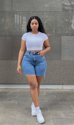 #jeans #casualjeanstyle #denimstyle #outfitoftheday #outfitideasforwomen #denimondenim #denimtoimpress #sneakers Bum Shorts, Cute Baddie Outfits, University Outfits, Jeans Styling, Modest Casual Outfits, Dope Clothes, Classy Summer Outfits, Jeans Fits, Outfits Jeans