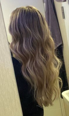 Hairstyles Curled Hair, Waves Blonde Hair, Hair Beach Waves, Haircut Medium Length, Hairstyles Curled, Loose Curls Hairstyles, Hairstyle Ideas Easy, Long Hair Waves