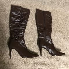 Brand New With Tag. Never Worn. This Beautiful Boot Is A Size 7.5, High Heeled, Brown With A Scrunched/Braided Design On The Sides, Pointed Toe. Super Cute! 90210 Fashion, Xmas Wishlist, Mommy Outfits, Fashion Shoes Heels, Glam Photoshoot, Princess Shoes, Brown Heels, Beautiful Boots, Fashion Board