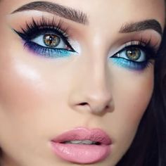 Pinterest @ kikilbc💕💕 Holographic Makeup, Galaxy Makeup, Bright Eyeshadow, Galaxy Eyes, Beauty Make-up, Dramatic Makeup, Fairy Makeup, Makijaż Smokey Eye, Make Up Looks