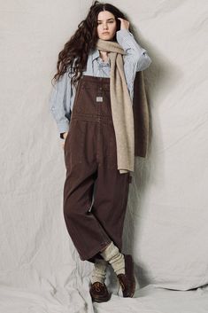 Experience ultimate comfort with our Relaxed Overall in Chestnut, made from 100% cotton for a soft, breathable feel. This relaxed-fit essential features adjustable straps and a warm chestnut hue, perfect for effortless, everyday style. Winter Apparel Womens, Outdoorsy Style For Work, Japan Womens Fashion, Sweater Under Overalls, Natural Wardrobe Style, Nordic Clothing Style, Octogenarian Art Teacher Style, Gremlincore Fashion, Gardener Clothes