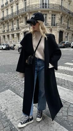 Long Black Coat Outfit, Black Coat Outfit, Hot Fall Outfits, Cold Weather Dresses, Simple Winter Outfits, Outfit Inspo Fall, Casual Fall Outfits