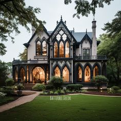 Floor to ceiling windows on a gorgeous black and white Gothic house. Modern Gothic House, Gothic Revival House, Modern Goth, Modern Gothic, Architecture Modern