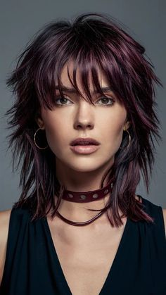 33 Layered Fall Hairstyles 2024: Trendy Cuts to Elevate Your Look This Season Layered Shag, Shaggy Layers, Edgy Short Haircuts, Fall Hair Cuts, Layered Haircuts For Medium Hair, Fall Hairstyles, Hairstyles 2024, Choppy Layers