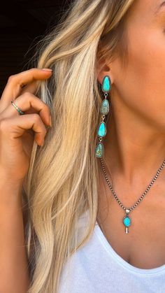 Turquoise Jewelry Making Ideas, Turquoise Wedding Jewelry Western, Bride With Turquoise Jewelry, Bride Turquoise Jewelry, Styling Turquoise Jewelry, Wedding Turquoise Jewelry, Western Wedding Earrings, Western Bride Jewelry, Turquoise Wedding Earrings