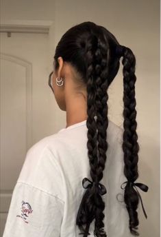 Cute hairstyle Y2k Hairstyles, Ribbon Hairstyle, Hairdos For Curly Hair, Hair Stylies, Hair Stylist Life, Sleek Hairstyles, Hairstyles For School, Aesthetic Hair, Pretty Hairstyles