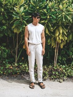 Men Beach Outfit Summer Boho Style, Spring Break Outfits Men, Mens Beach Outfits, Santorini Outfit, Aesthetic Male Outfits, Boho Beach Outfit, Thailand Outfit