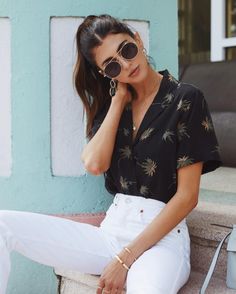 Outfit Vintage, Trendy Swimwear, Cooler Look, Looks Style, Casual Summer Outfits, White Pants, Outfits Casuales