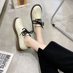 Olivia Mark - Collegiate Style Pointed-Toe Loafers: Casual Shoes with Thick Soles and Leather Uppers Collegiate Style, Pu Heels, Casual Flats, Outdoor Wear, Fashion Flats, Beige Color, Low Heels, Slide Sandals, Womens Sandals