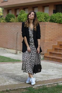 Leopard Print Dress Outfit, Capsule Wardrobe Dresses, Printed Dress Outfit, Leopard Maxi Dress, Leopard Print Maxi Dress