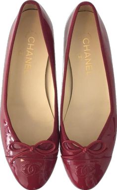 Chanel Ballerina, Red Ballerinas, Ballet Flats Outfit, Red Ballet Flats, Red Chanel, Blair Waldorf, Ballerina Shoes