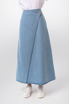 ◆ EXPRESS shipping worldwide - wear your beautiful piece within a few days! ◆ Perfect denim skirt for anytime of the year, any occasion. ◆ Light Blue ◆ Soft touch denim ◆ Wrap Front ◆ A line ◆ Bell shape SIZING The item comes in US Women's sizes 4-6-8-10-12. Our model is 5' 9'' (175 cm) and is wearing size 4. The skirt length to the hem is 3' 1'' (95 cm). FABRICS & CARE * Fabric: 100% cotton * Care: Turn inside out before washing. Use warm hand wash or cold machine wash. Do not bleach, soak, Full Length Blue Denim Skirt, Modest Christian Fashion, Denim Long Skirt, Long Cotton Skirt, Stylish Outfits Casual, Long Skirt Casual, Moslem Fashion, Wrapped Skirt, Hijabi Fashion Casual