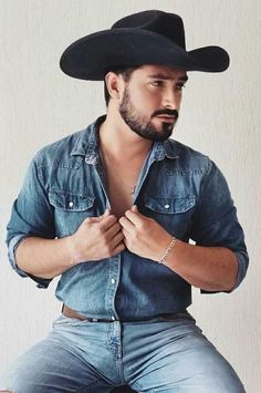 Hunks Men, Mens Casual Dress Outfits, Country Men, Mens Fashion Casual Outfits, Boys Jeans, Cowboy Hat, Gay Pride