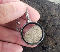 Beach Sand Locket. Destination Wedding Necklace. Beach Wedding Jewelry. Vacation Memory locket. Keepsake Gifts. Vacation Momento Gift  You get two choices; This necklace can be filled with sand from Lake Huron. Or you can have it with no sand HOWEVER, you can easily dump it and re-fill it. Use sand from a location that is special to you Twist on top. See picture for reference  As with all of our necklaces We recommend taking them off while showering or swimming Sand Keepsake, Sand Jewelry, Sand Necklace, Sand Gifts, Beach Wedding Jewelry, Jewellery Diy, Keepsake Gifts, Vacation Memories, Memory Locket