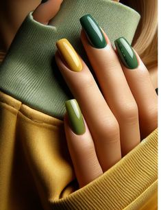 Light Green Manicure, Shades Of Green Nails, Green Nail Art Designs, Manicured Nails, Unghie Sfumate, Unghie Nail Art, Nails Arts, Wow Nails