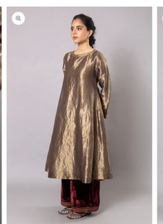 Paper Silk Suit Design, Golden Suits Women Indian, Tissue Fabric Dress Design, Tissue Suit, Tissue Dress, Plus Size Wedding Outfits, Desinger Dresses, Pakistani Makeup, Velvet Outfit