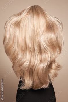 Blonde Golden Highlights, Types Of Blonde, Types Of Blondes, Buttery Blonde, Strawberry Blonde Hair, Beige Blonde, Golden Hair, Random Ideas, Hair Color And Cut