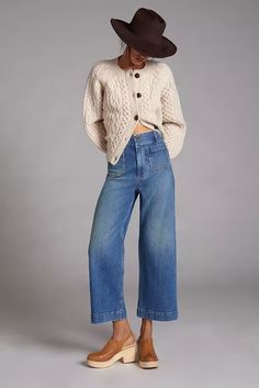 Straight Leg Cropped Jeans Outfits, Wide Legged Jeans Outfit, Wide Leg Cropped Jeans Outfit, Best Wide Leg Jeans, Wide Leg Denim Outfit, Wide Leg Jeans Outfit Fall, Jeans And Sweater, Crop Wide Leg Jeans, Cropped Jeans Outfit