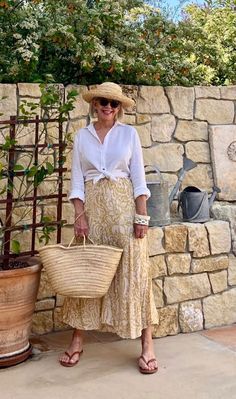 2024 Spring Wardrobe for Old Women - Style & Comfort Combined Mode Over 50, Cindy Hattersley, Print Skirts, Over 60 Fashion, Ageless Style, 50 Style, 60 Fashion, Over 50 Womens Fashion, Coastal Chic