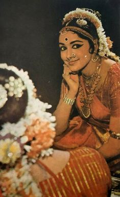 Telugu Culture Aesthetic, Indian Classical Dance Aesthetic, Dance Types, Telugu Aesthetic, Aesthetic Horizontal, Bharatanatyam Costume, Bharatanatyam Dancer, Indian Classical Dancer, Bharatanatyam Poses