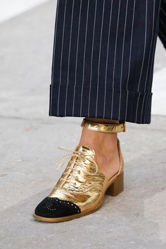 Slideshow: The Statement Shoes of Spring 2015 - Gallery - Style.com Mode Tips, Statement Shoe, Gold Shoes, Olivia Palermo, Fabulous Shoes