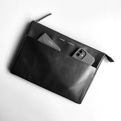 Apple Leather Case, Mens Pouch, Men Clutch Bag, Mens Leather Accessories, Man Clutch, Leather Laptop Case, Mens Bags Fashion, Leather Anniversary, Iphone Leather Case