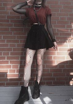 33.3 mil Me gusta, 145 comentarios - KINA SHEN (@kinashen) en Instagram: "" Egirl Fashion, Skirt Diy, Goth Outfit, Style Gothic, Hipster Outfits, Grunge Girl, Goth Aesthetic, Outfit Trends