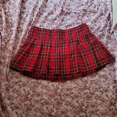 Red Bones W/ Zipper New/Never Worn Bariloche, Red And Black Plaid Skirt, Red Tartan Skirt, Black Plaid Skirt, Green Plaid Skirt, Red Pleated Skirt, Plaid Pleated Mini Skirt, Skirts Red, Red Plaid Skirt