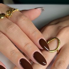 Deep Brown Nails Acrylic, Almond Short Brown Nails, Brown Nails Chocolate, Nails To Go With A Brown Dress, Chocolate Colour Nails, Acrylic Nails Brown Design, Brown Nail Almond, Brown Nails Oval Shape, Choc Brown Nails