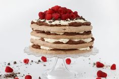 Marengsbomba í mörgum lögum Meringue Layer Cake, Fathers Day Recipes, Meringue Cake Recipe, Passover Recipes Dessert, Easter Cake Easy, 4th July Food, Fourth Of July Cakes, Passover Desserts